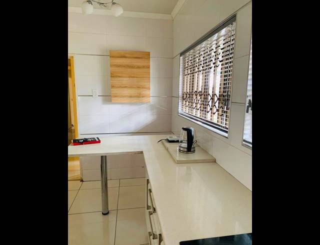 4 BEDROOM HOUSE FOR SALE IN BENMORE GARDENS